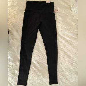 Victorias Secret Black Incredible Essential Leggings with pockets, Size 4, NWT